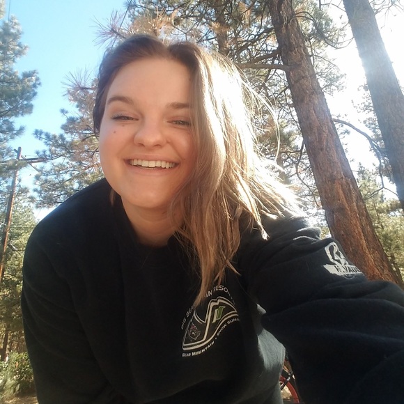 Meet your Posher, Alexis - Picture 1 of 1